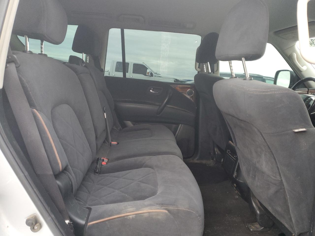 2018 Nissan Armada - Image 11