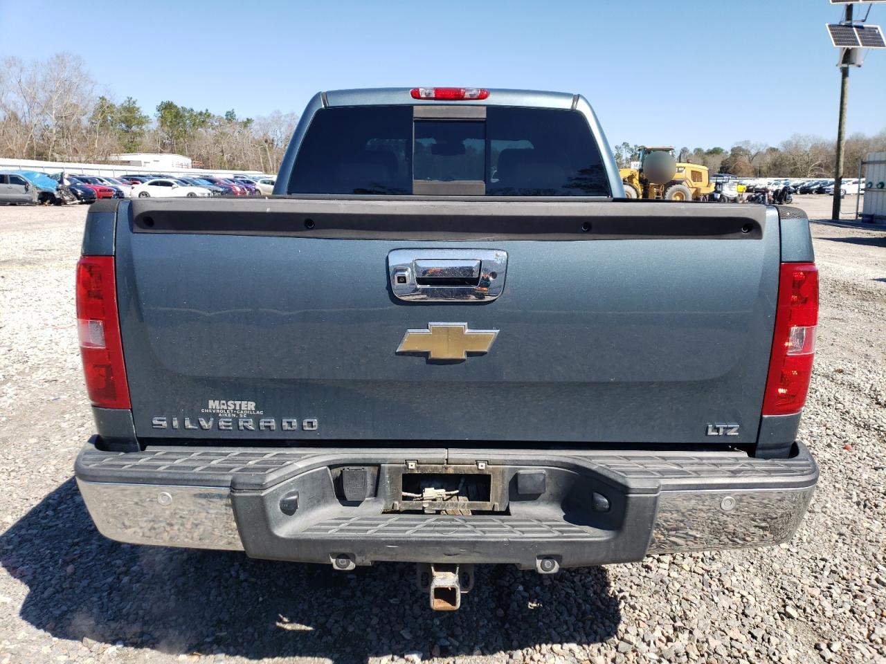2009 Chevrolet Silverado - Image 6