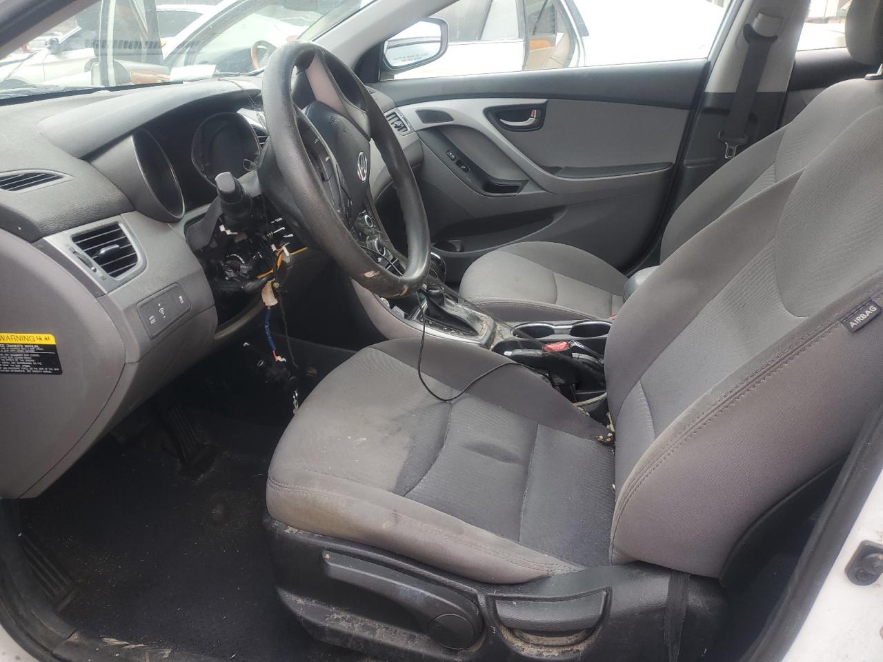 2016 Hyundai Elantra - Image 7