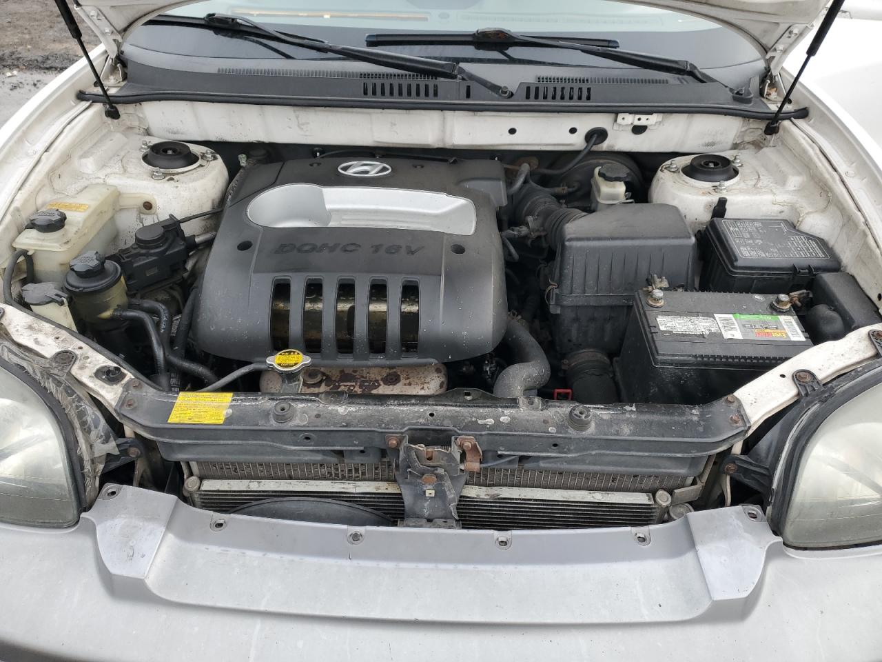 2002 Hyundai Santa Fe - Image 12
