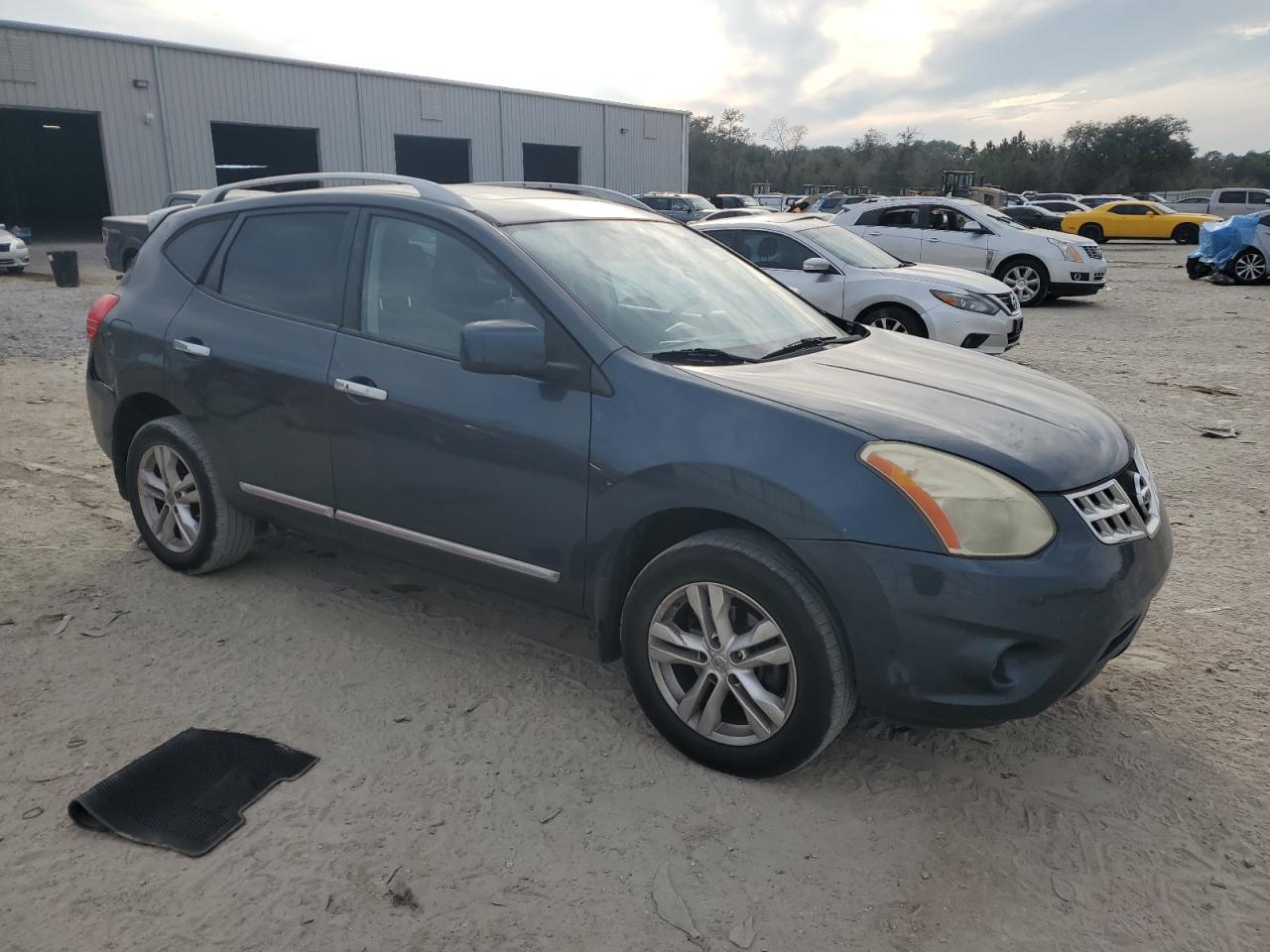 2013 Nissan Rogue - Image 4