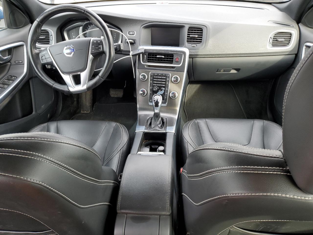 2016 Volvo V60 - Image 8