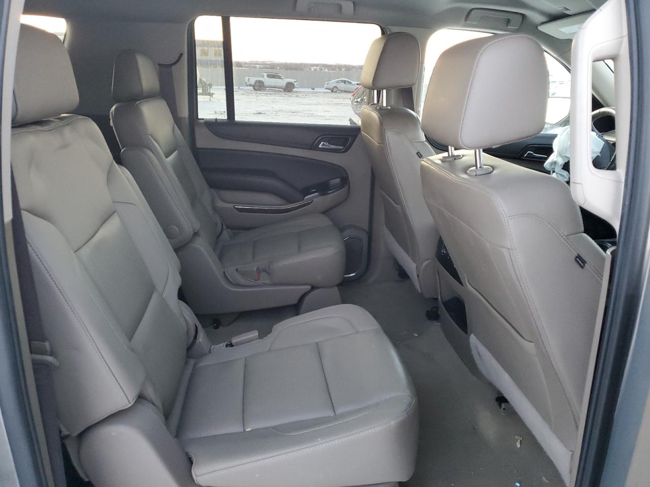 2018 Chevrolet Suburban - Image 11