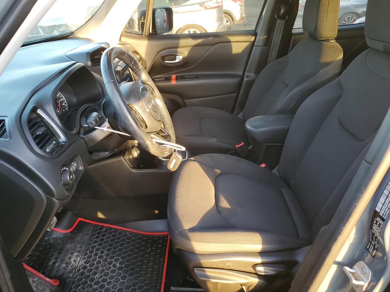 2018 Jeep Renegade - Image 7