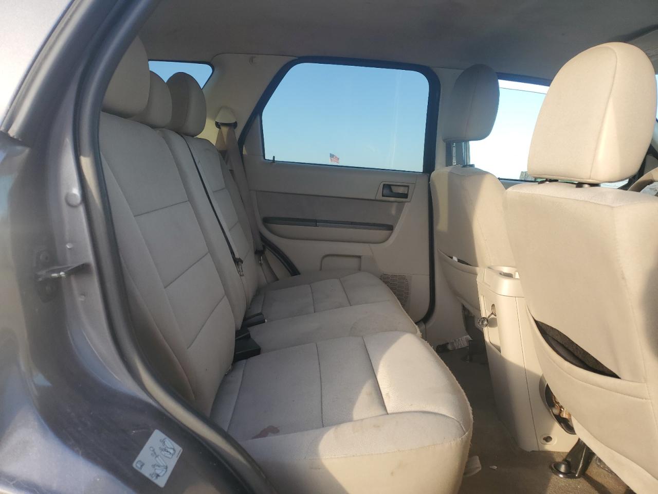 2010 Ford Escape - Image 11