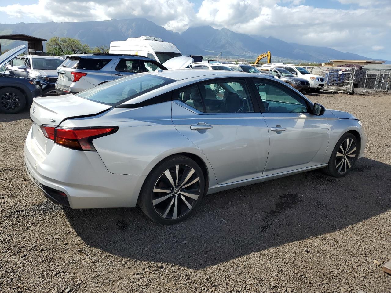 2021 Nissan Altima - Image 3