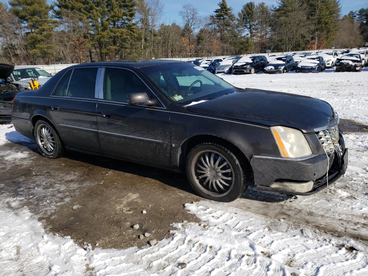 2009 Cadillac DTS - Image 4
