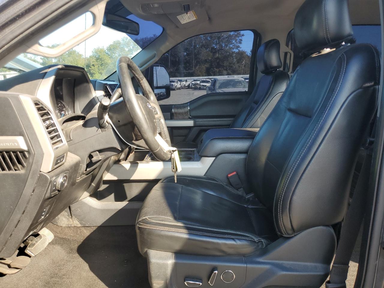 2017 Ford F350 - Image 7