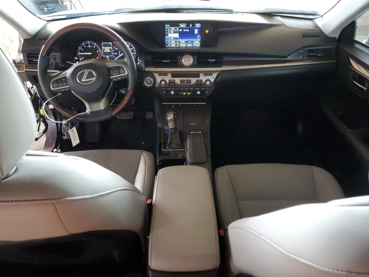 2016 Lexus ES - Image 8