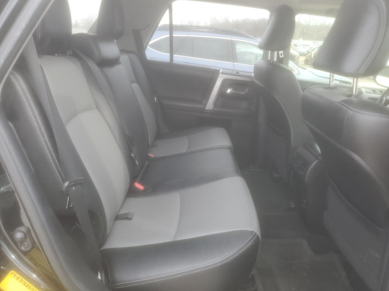 2016 Toyota 4Runner - Image 11