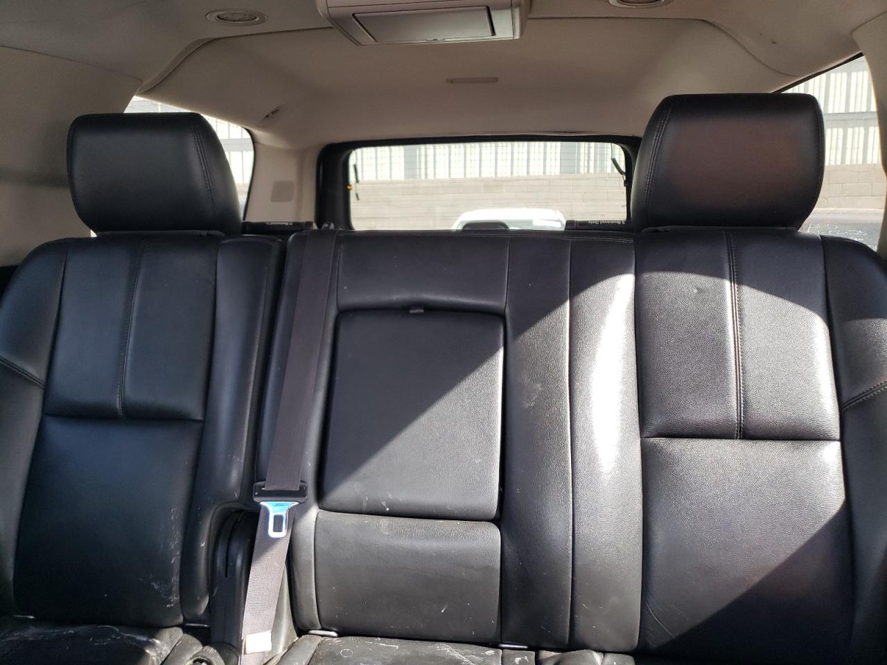 2012 Chevrolet Suburban - Image 10