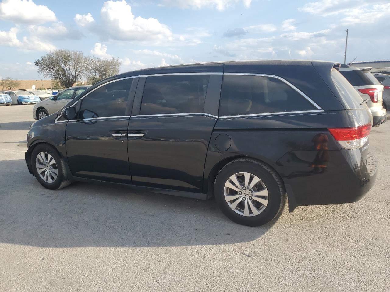 2015 Honda Odyssey - Image 2