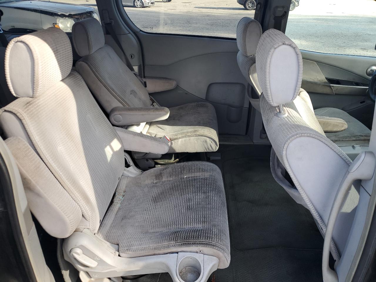 2004 Nissan Quest - Image 11