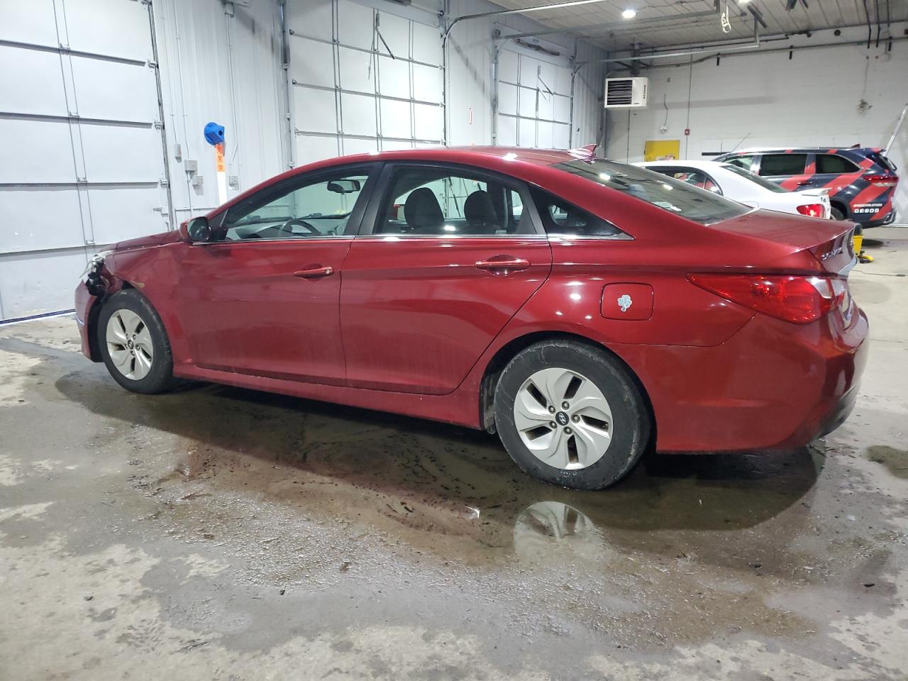 2014 Hyundai Sonata - Image 2