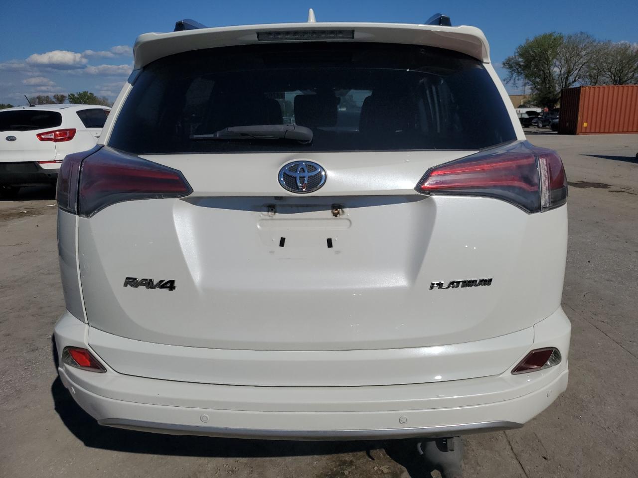 2017 Toyota RAV 4 - Image 6