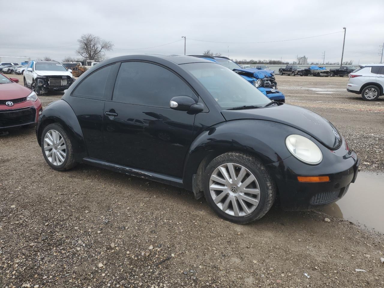 2008 Volkswagen Beetle - Image 4
