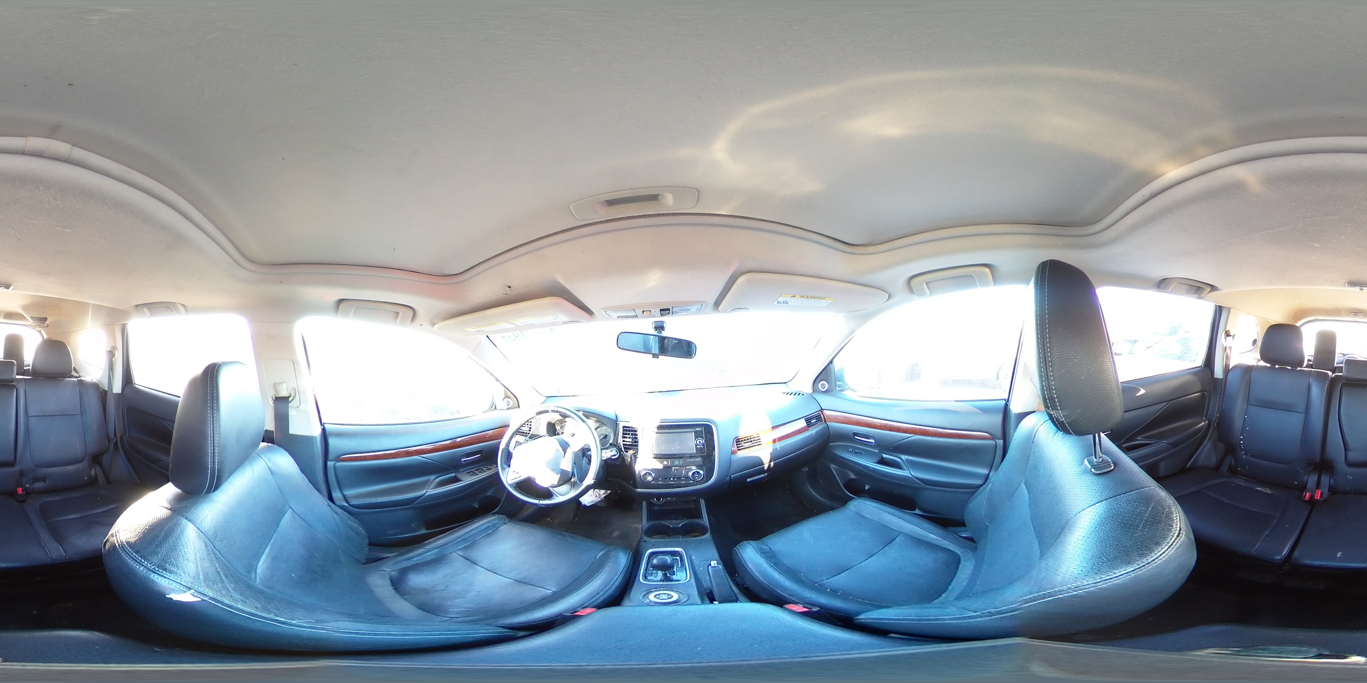 2015 Mitsubishi Outlander - Image 13