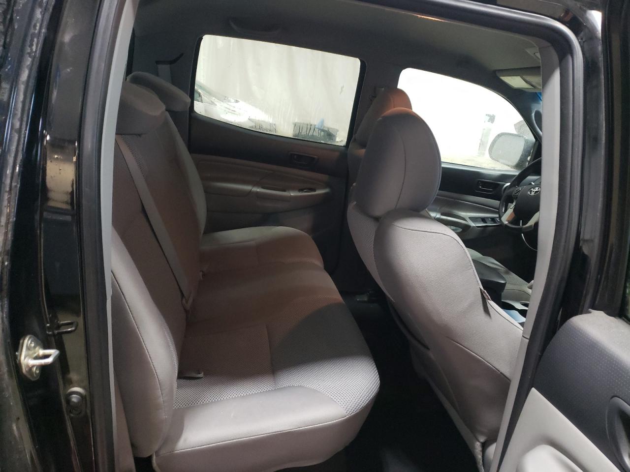 2014 Toyota Tacoma - Image 11