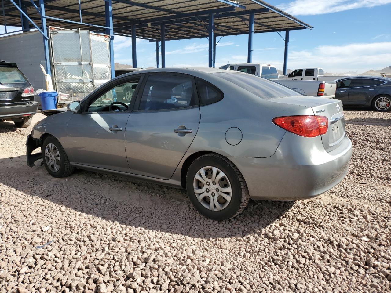 2010 Hyundai Elantra - Image 2