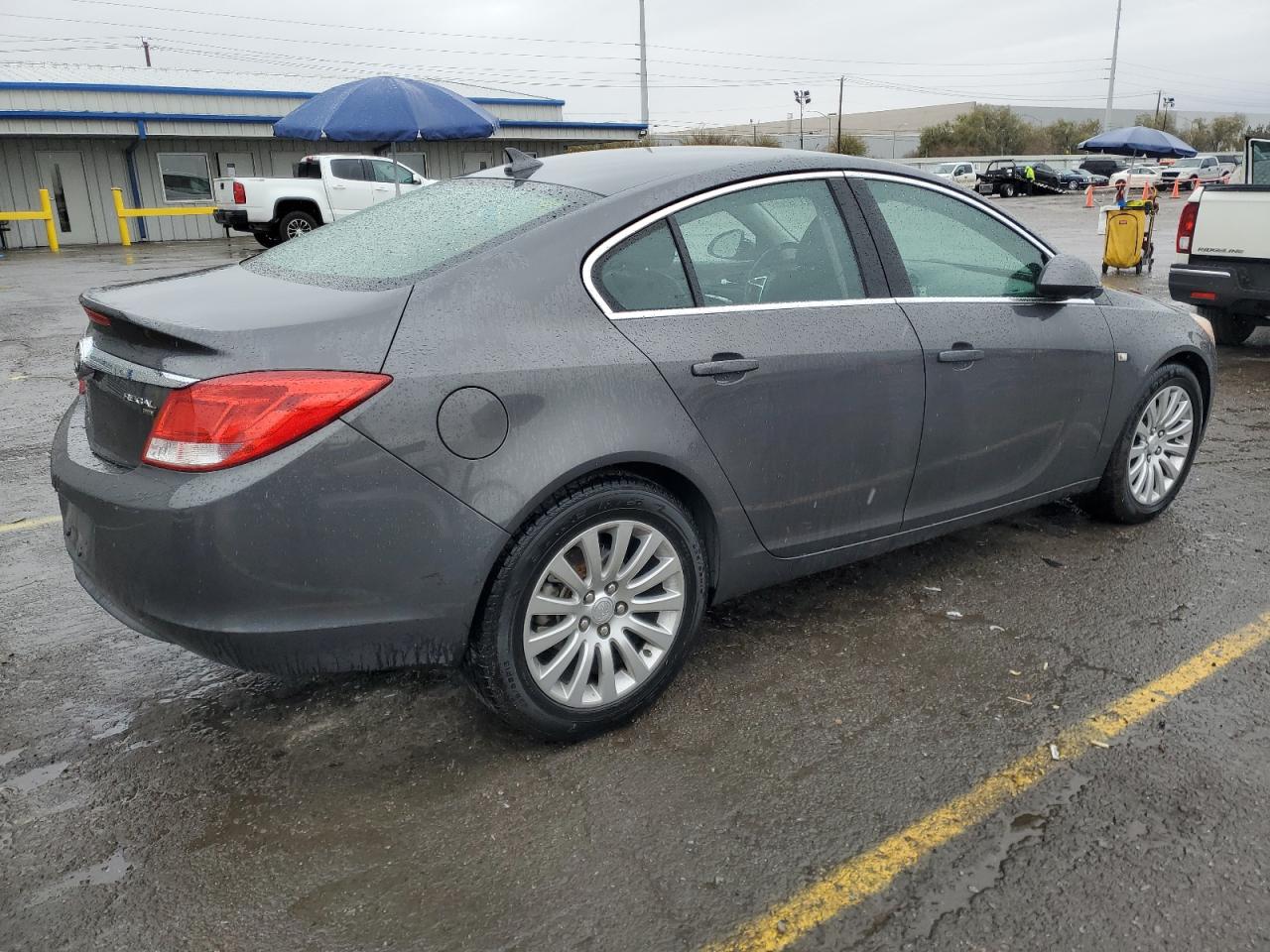 2011 Buick Regal - Image 3