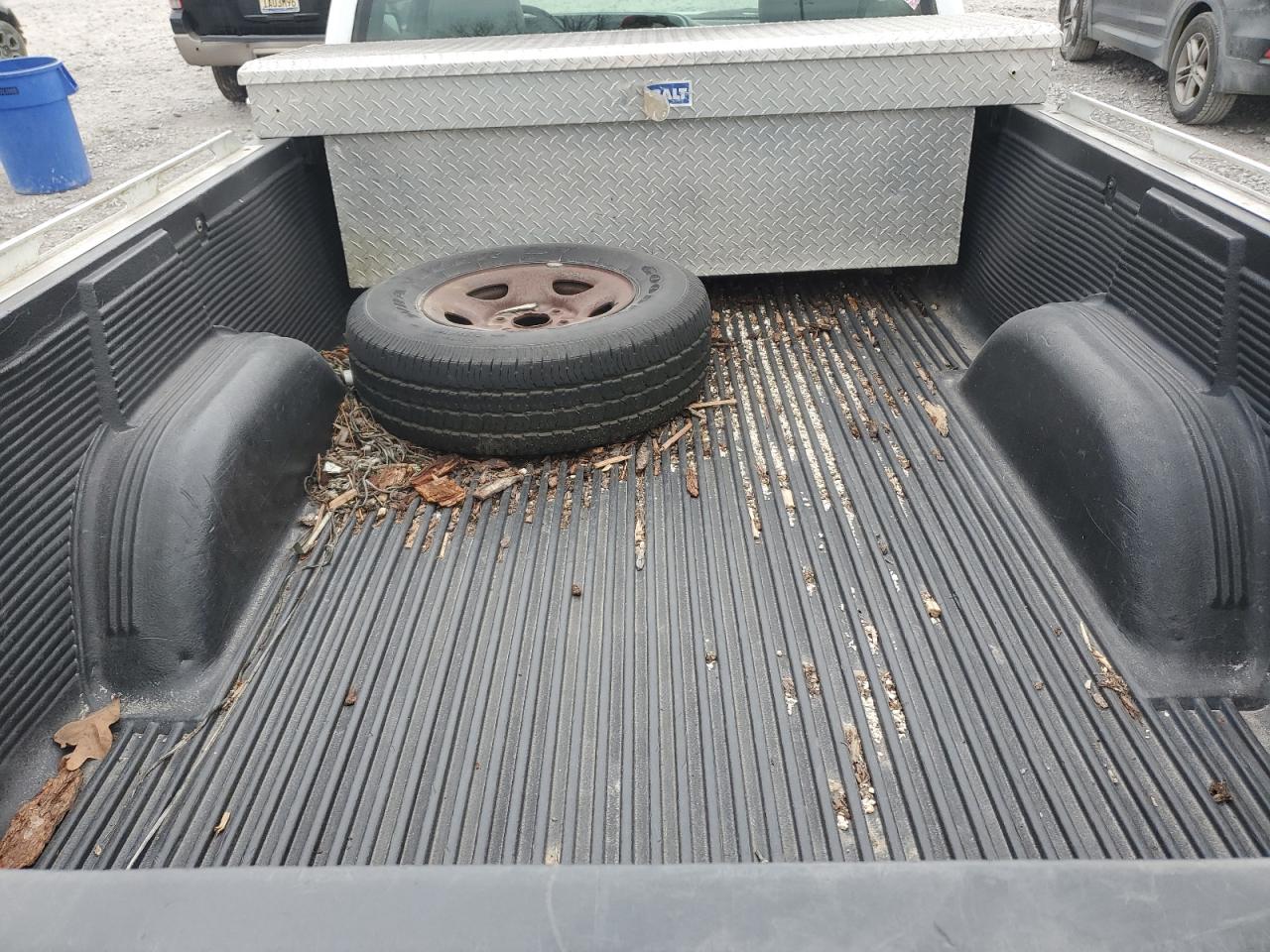 2003 Chevrolet Silverado - Image 10