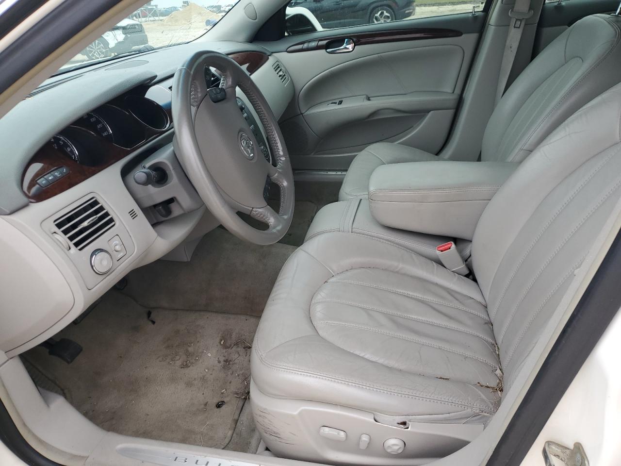 2010 Buick Lucerne - Image 7
