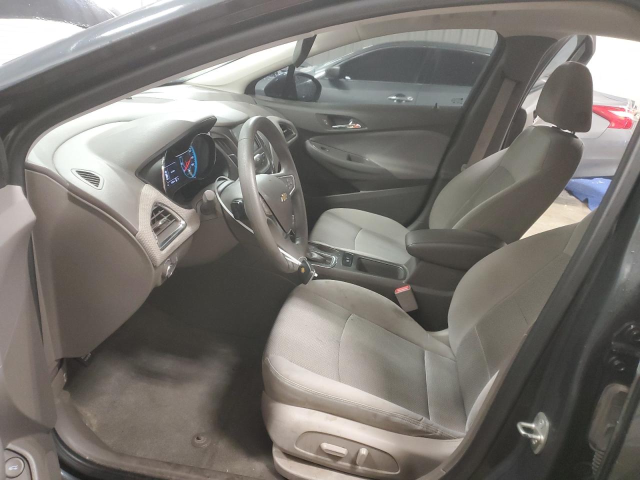 2018 Chevrolet Cruze - Image 7