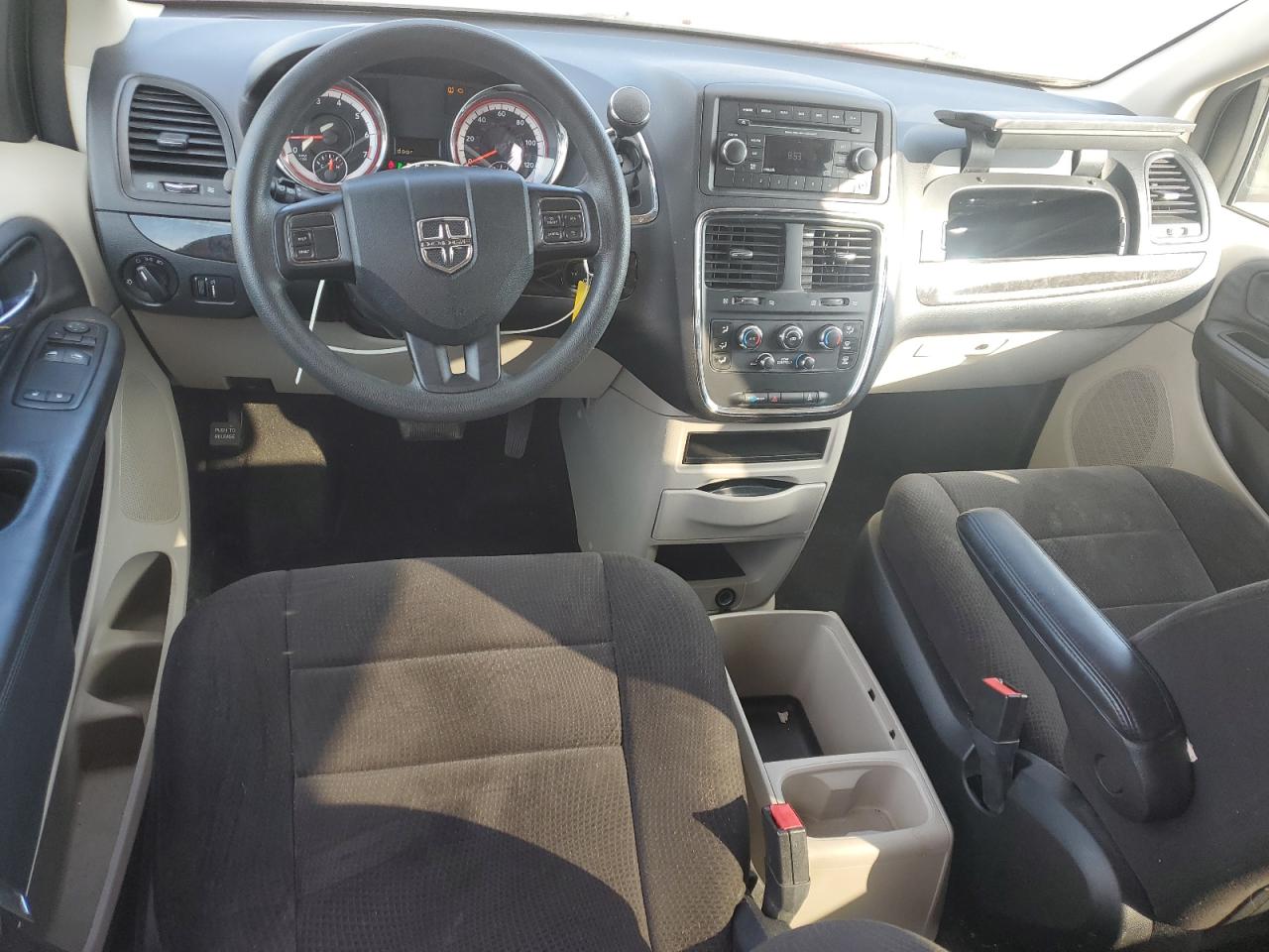 2013 Dodge Caravan - Image 8