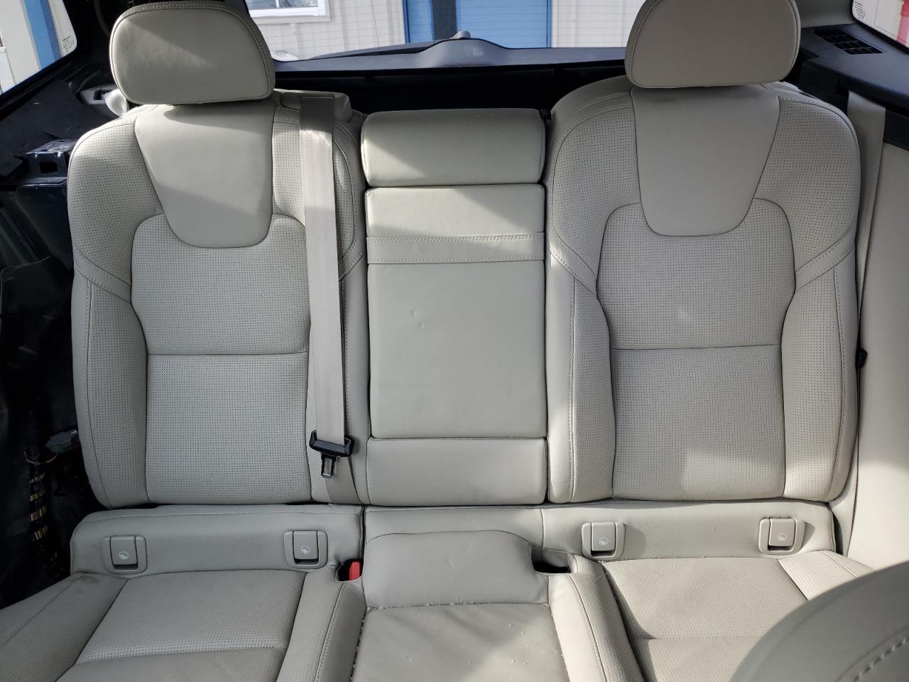 2021 Volvo XC60 - Image 10