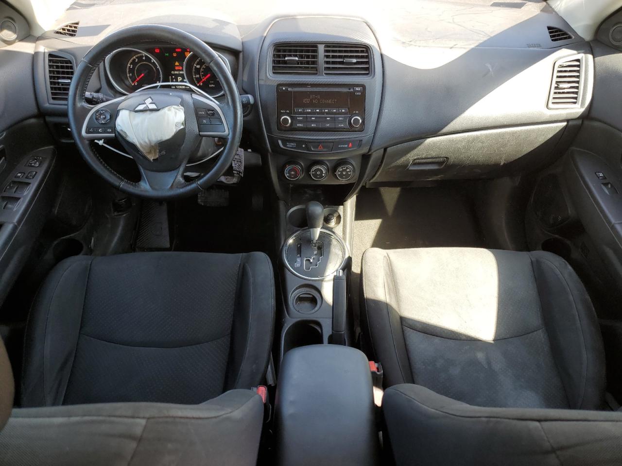 2015 Mitsubishi Outlander - Image 8