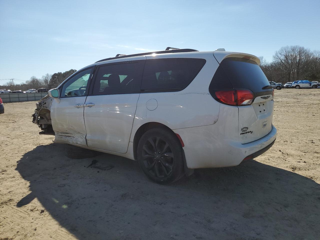 2020 Chrysler Pacifica - Image 2