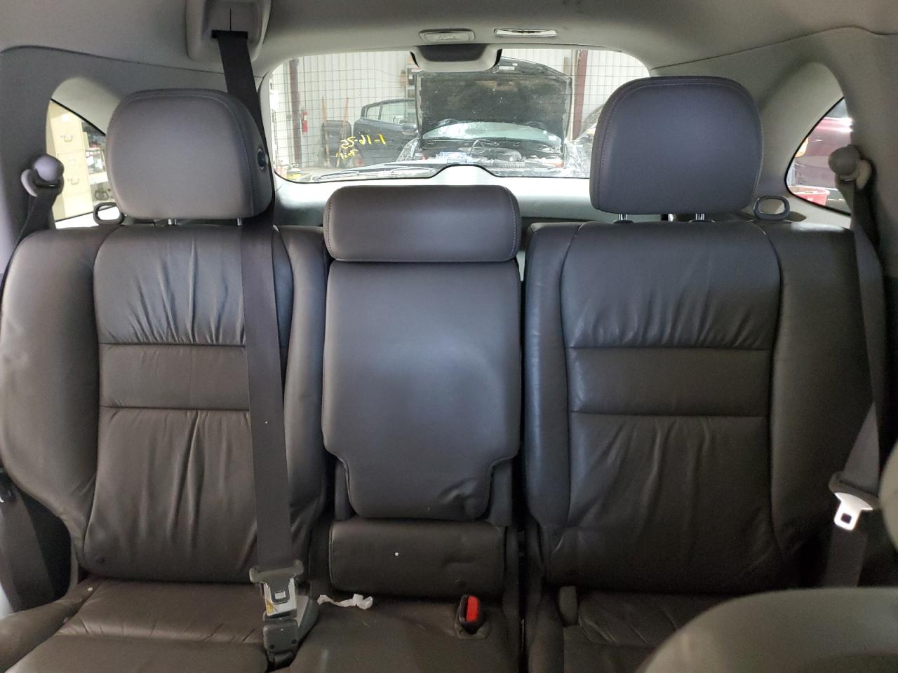 2011 Honda CR-V - Image 10