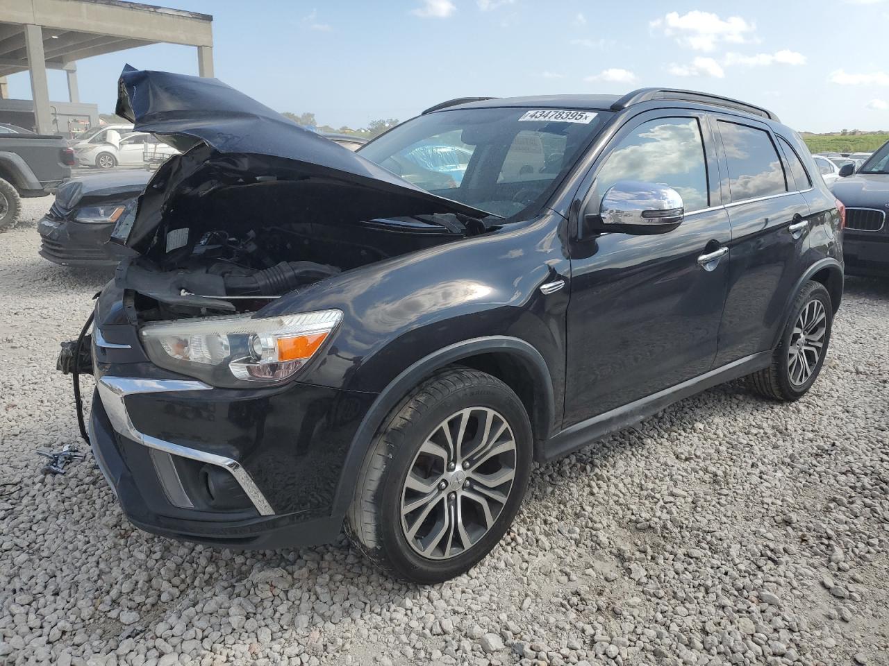 2018 Mitsubishi Outlander - Image 1
