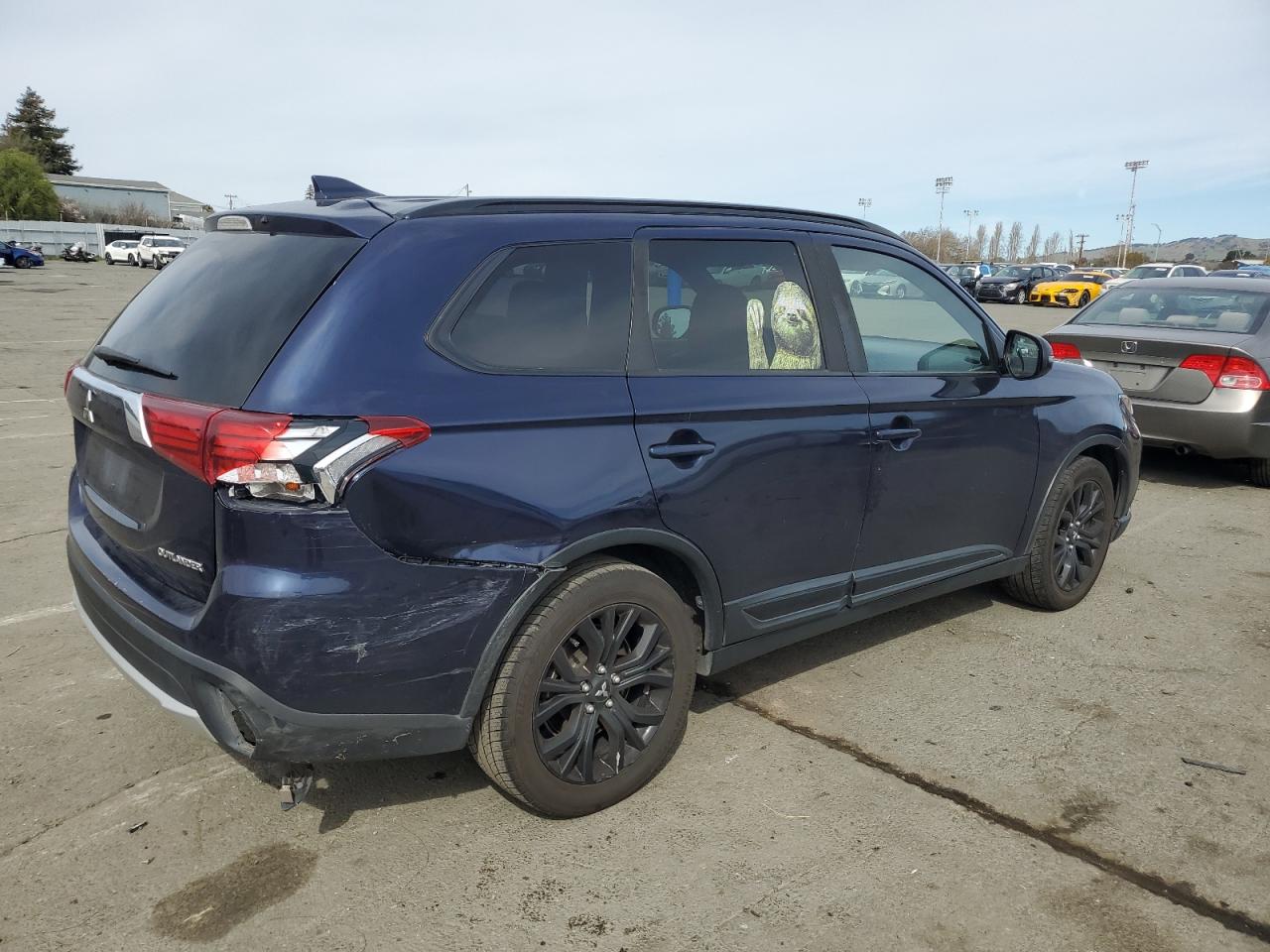 2019 Mitsubishi Outlander - Image 3