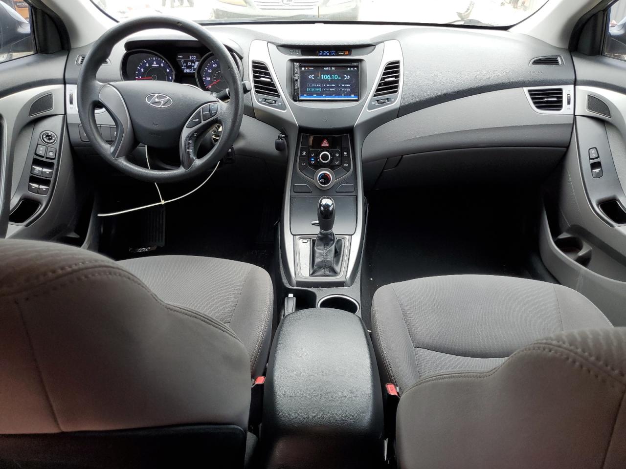 2015 Hyundai Elantra - Image 8