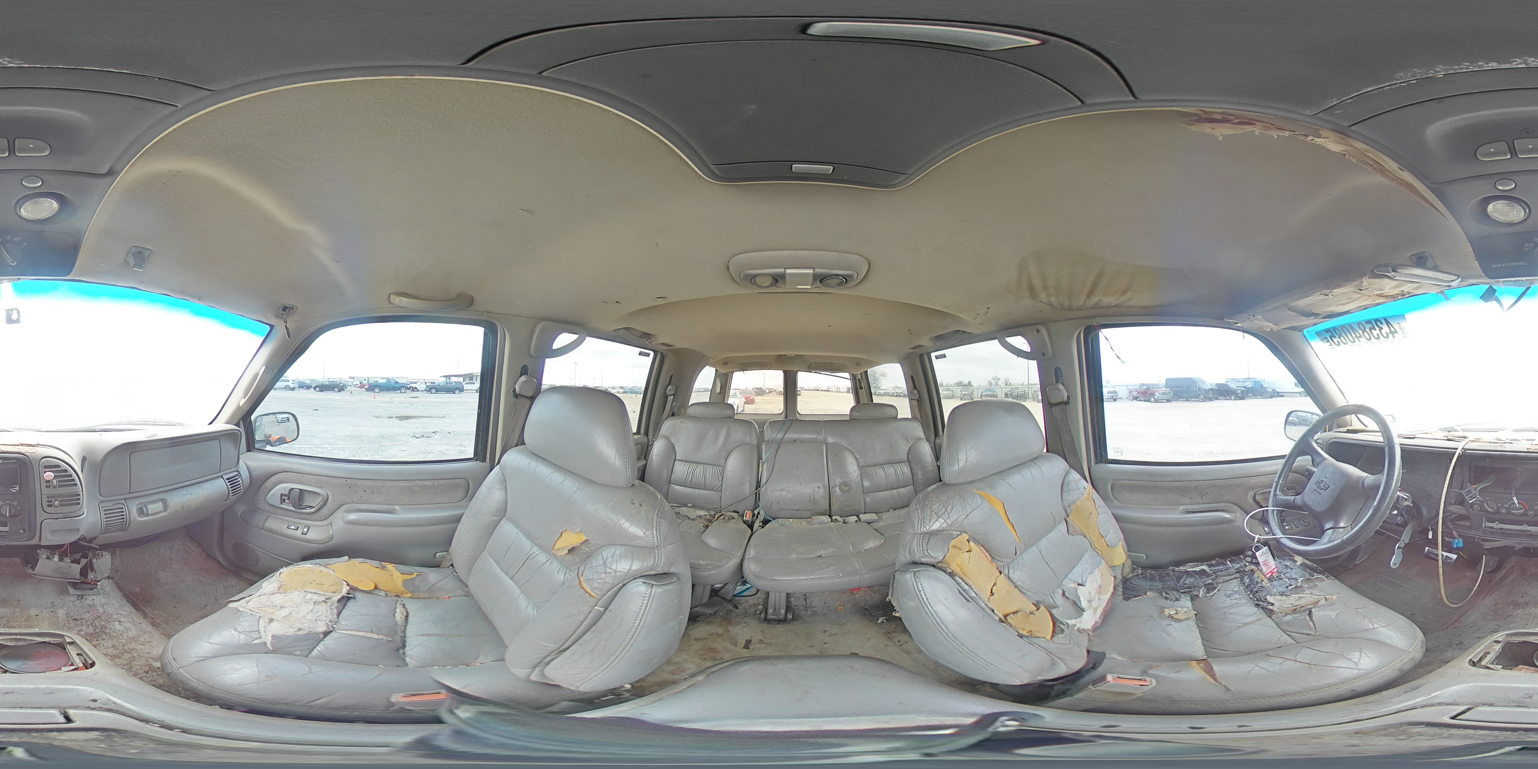 1999 Chevrolet Tahoe - Image 14