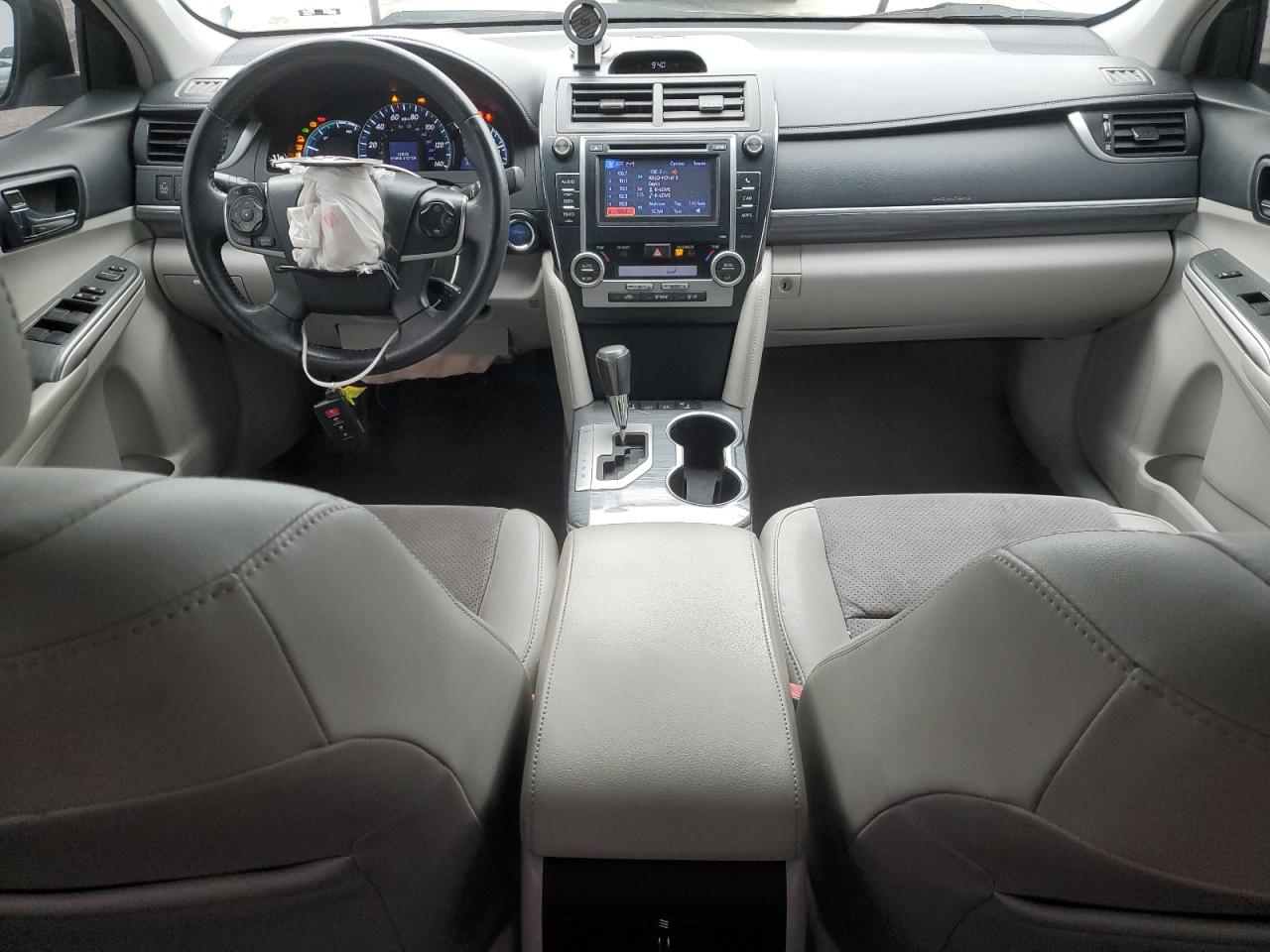 2013 Toyota Camry - Image 8