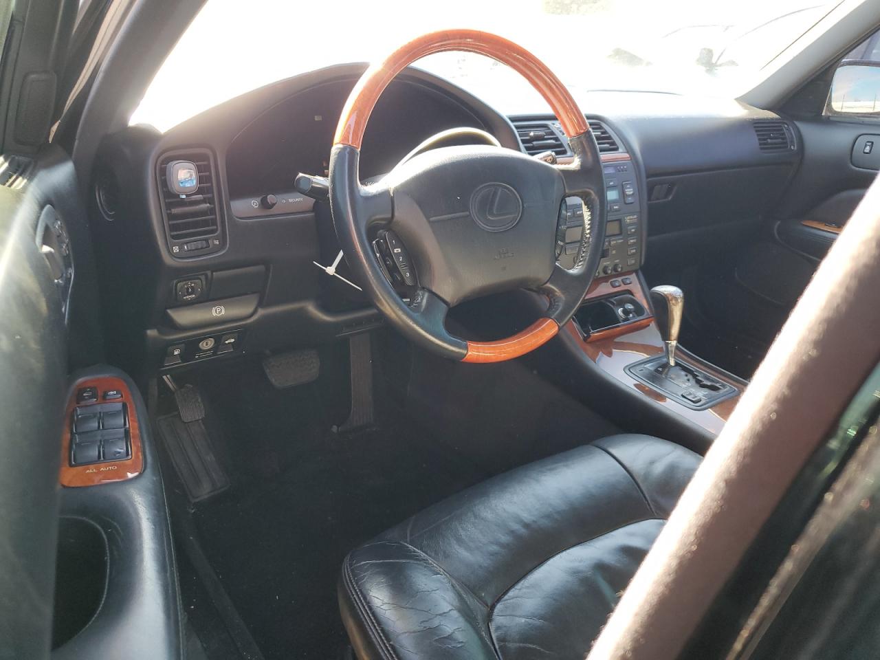 1999 Lexus LS - Image 8