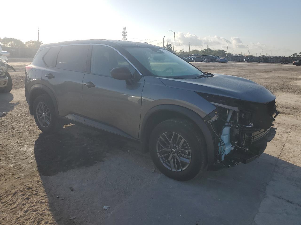 2021 Nissan Rogue - Image 4