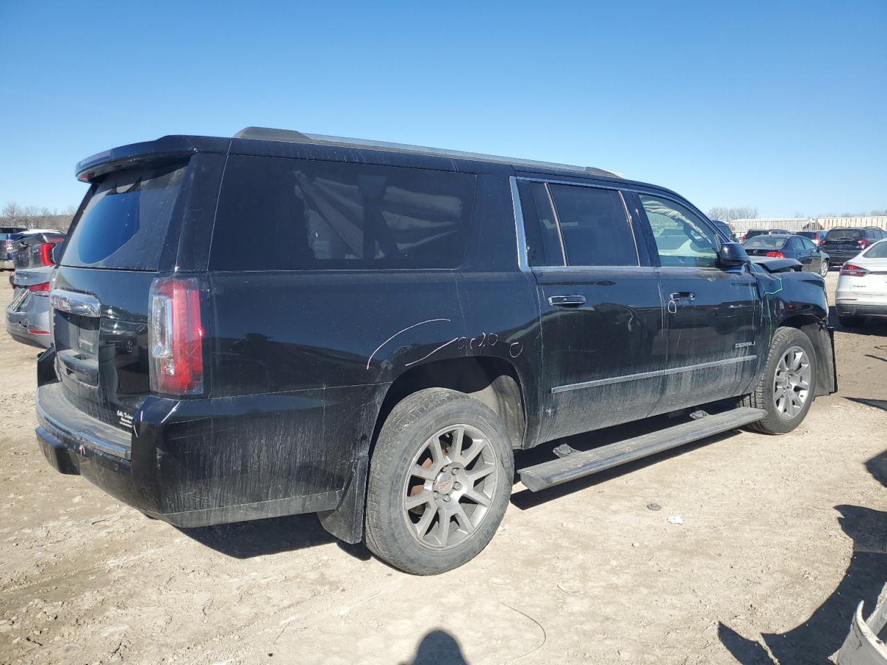 2015 GMC Yukon - Image 3