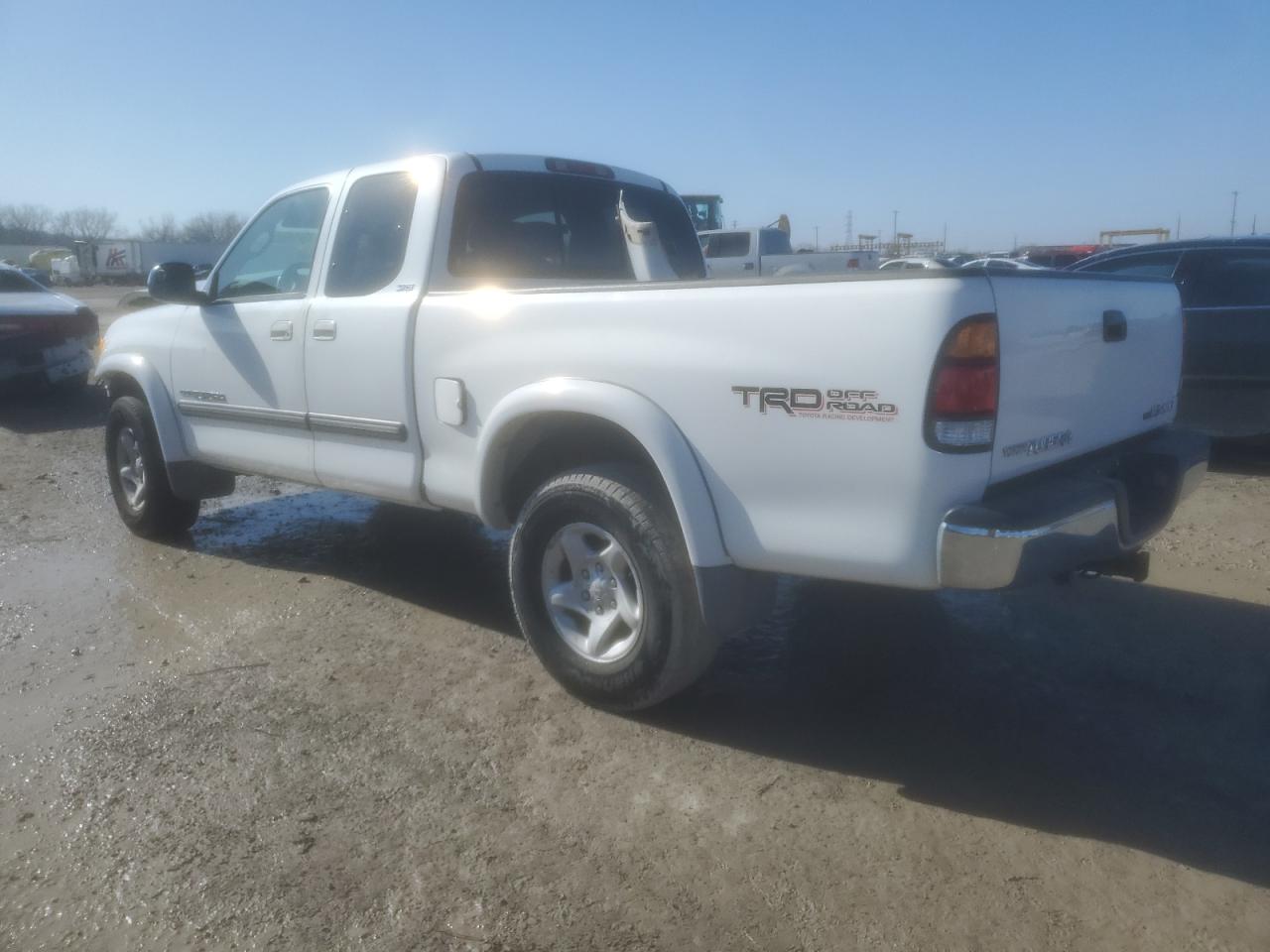 2004 Toyota Tundra - Image 2