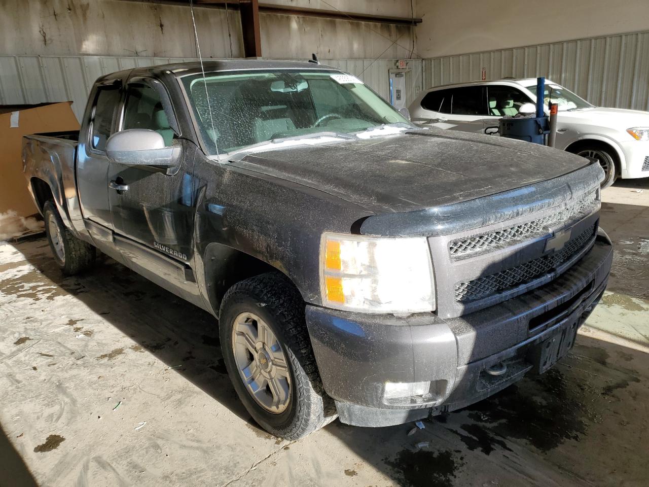 2010 Chevrolet Silverado - Image 4