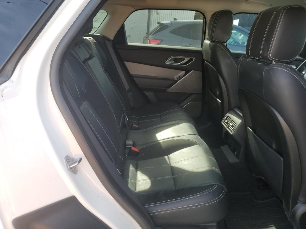 2018 Land Rover Range Rover - Image 11