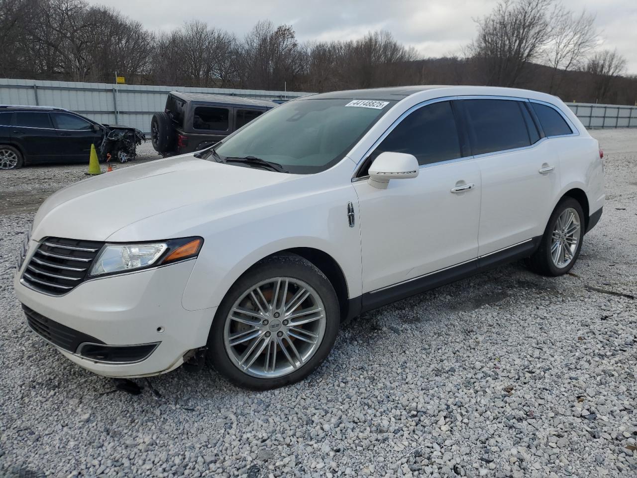 2018 Lincoln MKT - Image 1