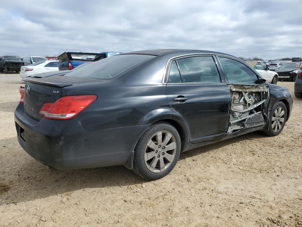 2006 Toyota Avalon - Image 3