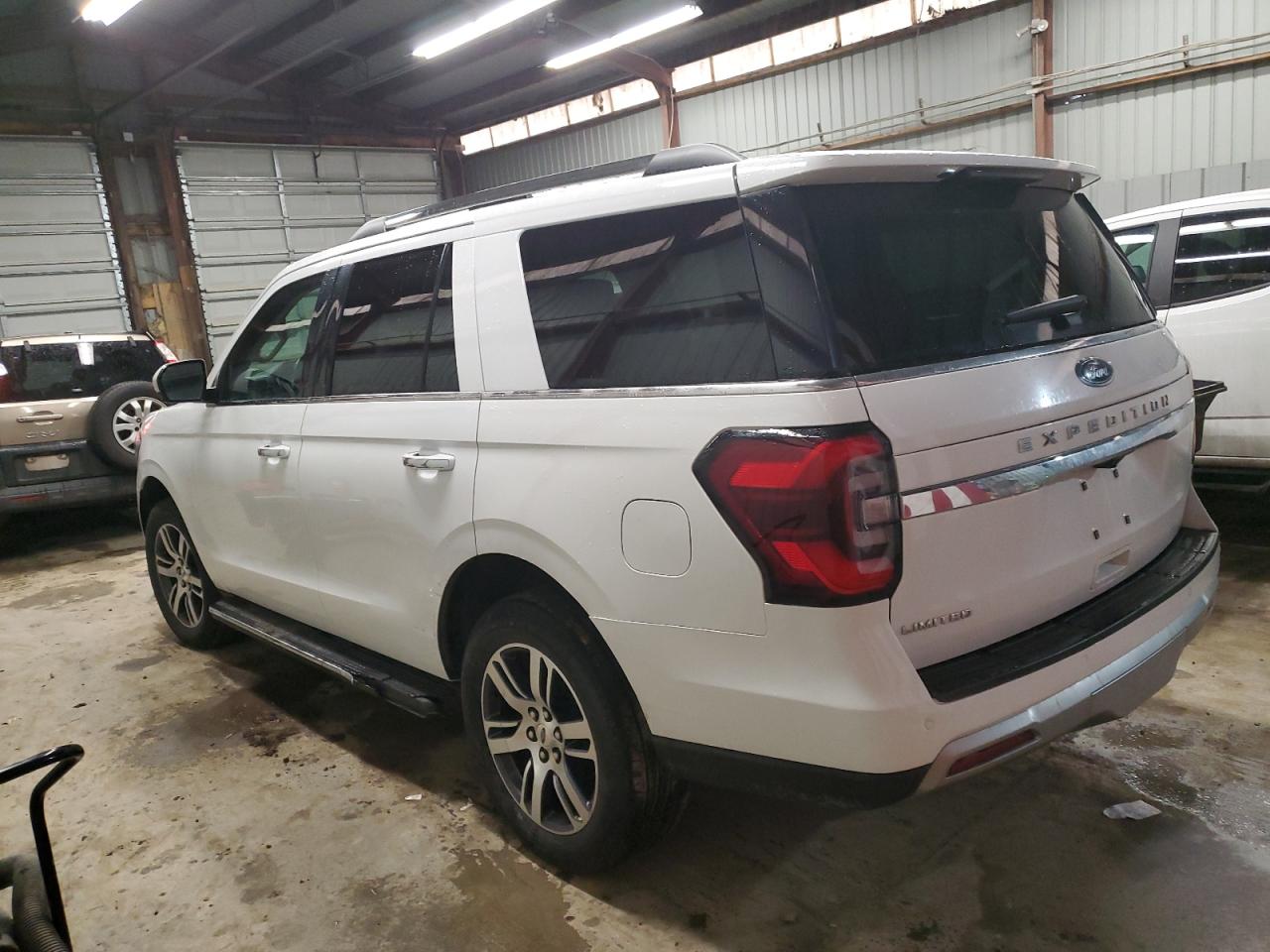 2022 Ford Expedition - Image 2