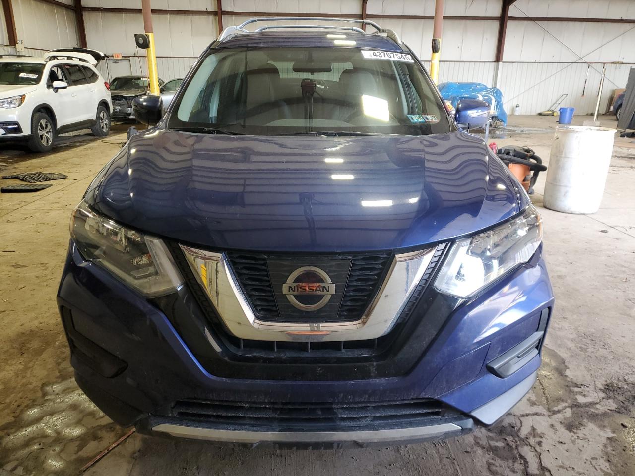 2017 Nissan Rogue - Image 5