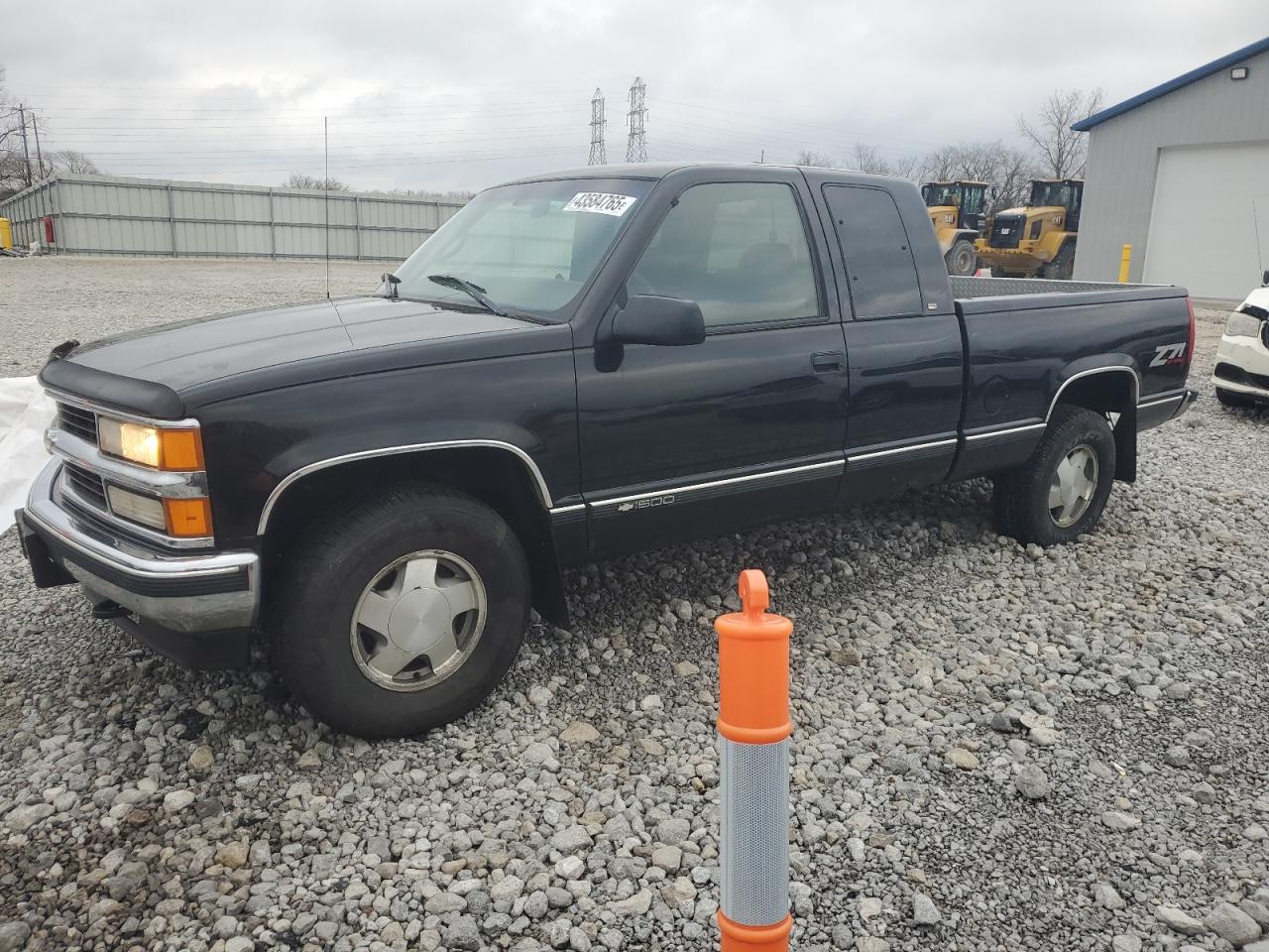 1997 Chevrolet GMT-400 - Image 1
