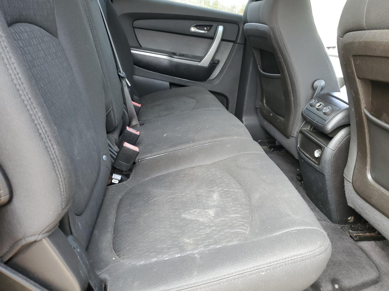 2010 GMC Acadia - Image 11