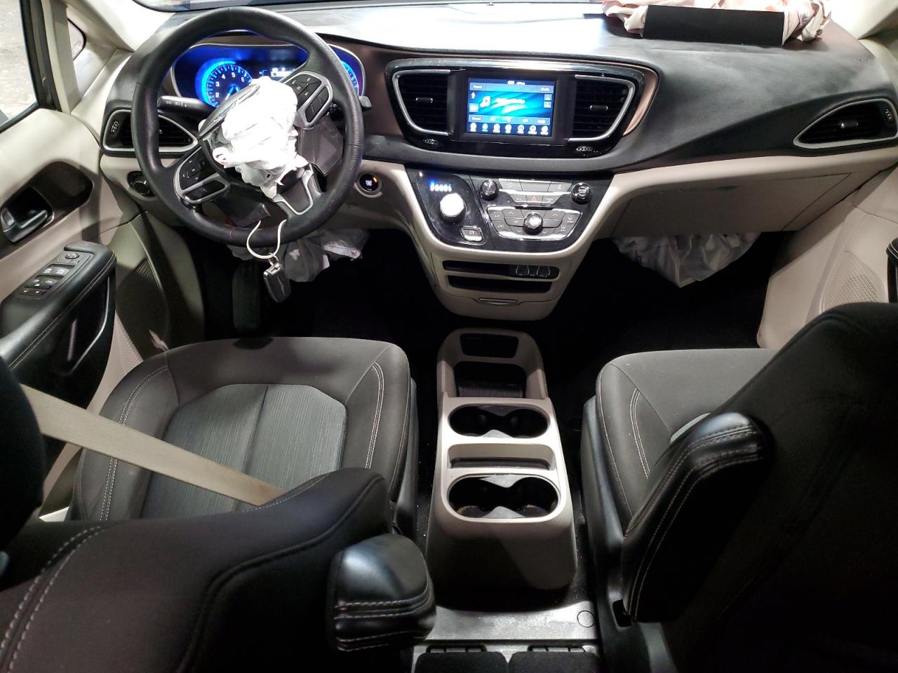 2021 Chrysler Voyager - Image 8